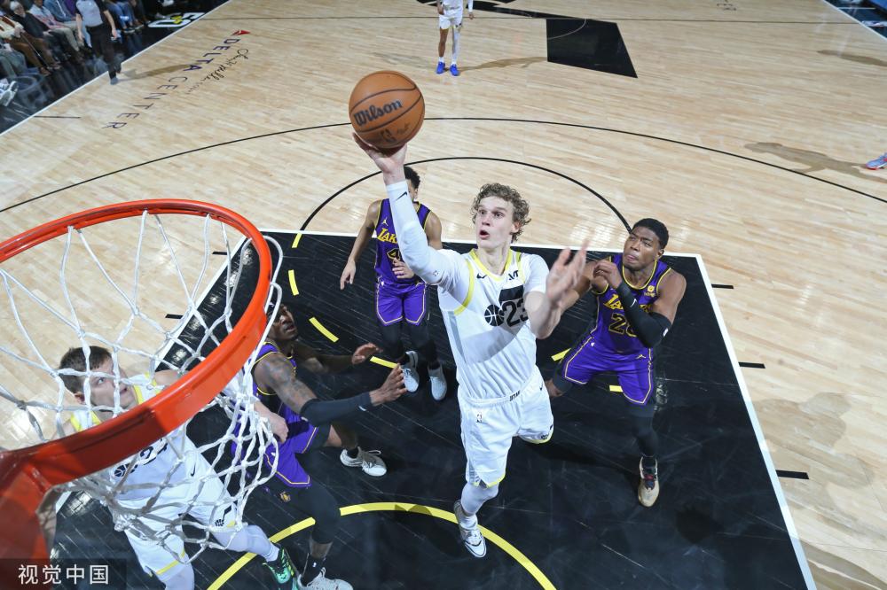 英超联赛中 英超联赛中