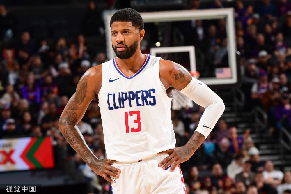 他吸引了来 他吸引了来